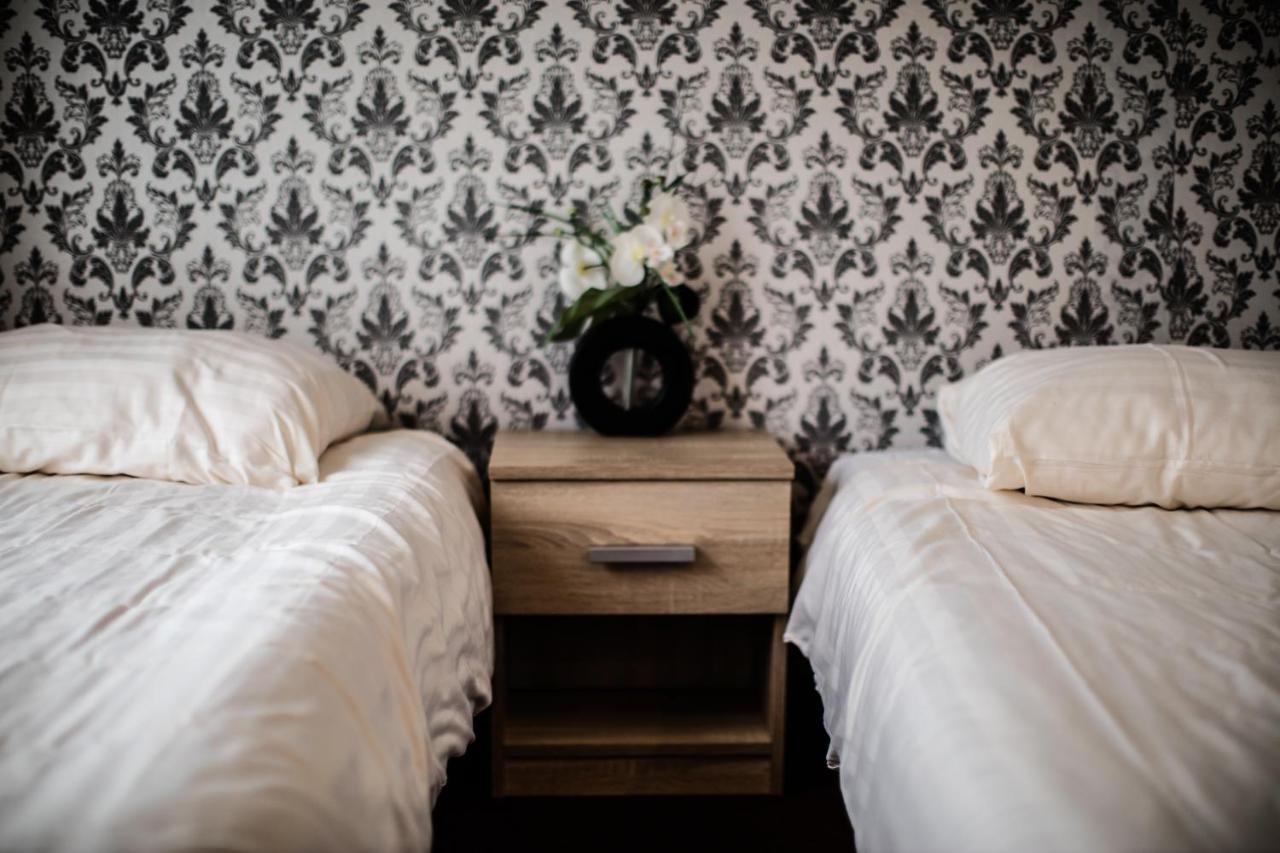 Hotel Le Provencal สเลาส์ ภายนอก รูปภาพ