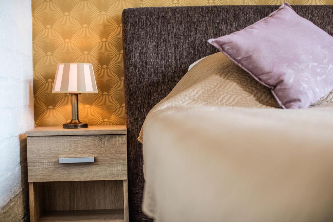 Hotel Le Provencal สเลาส์ ภายนอก รูปภาพ