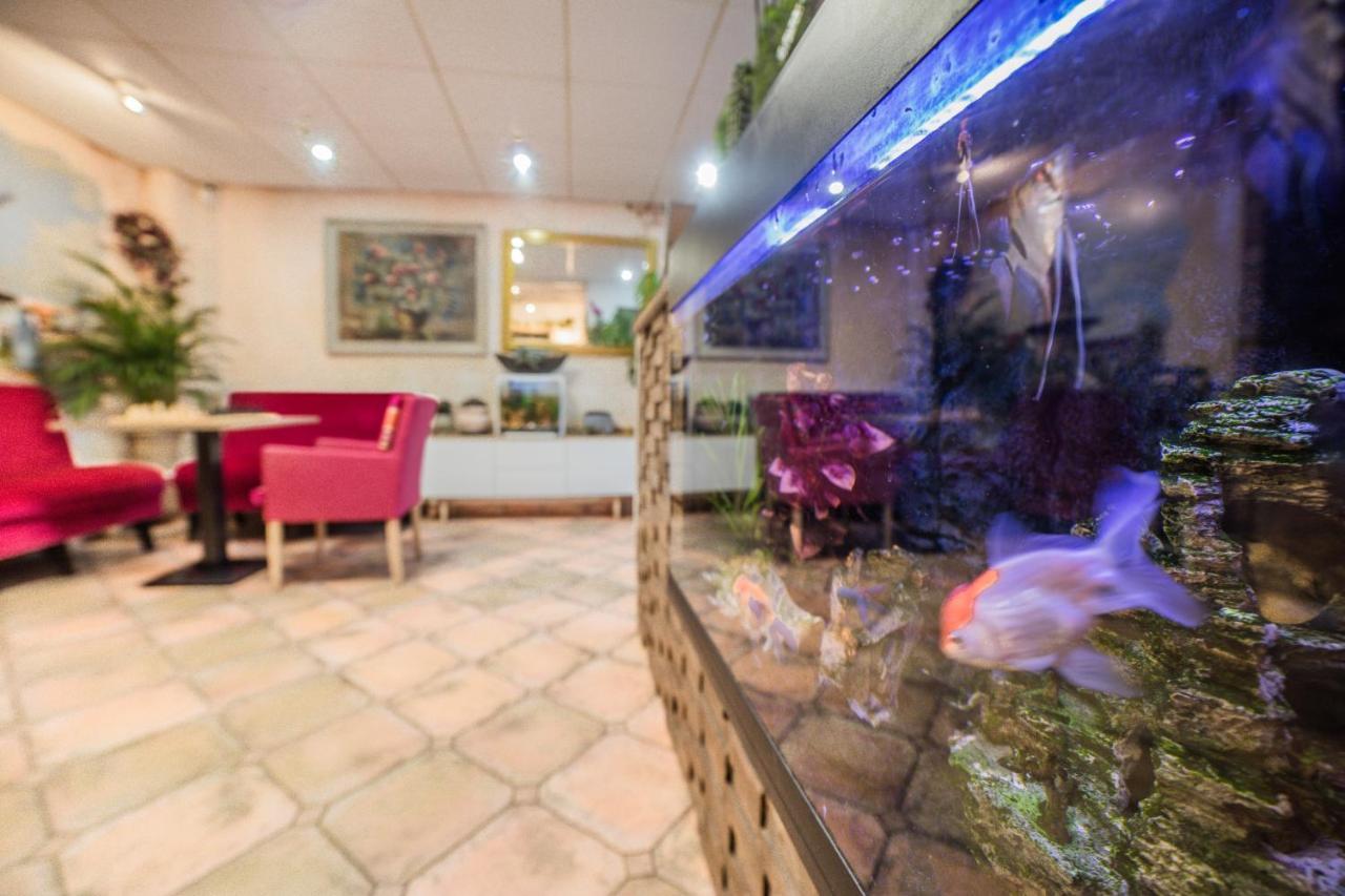 Hotel Le Provencal สเลาส์ ภายนอก รูปภาพ