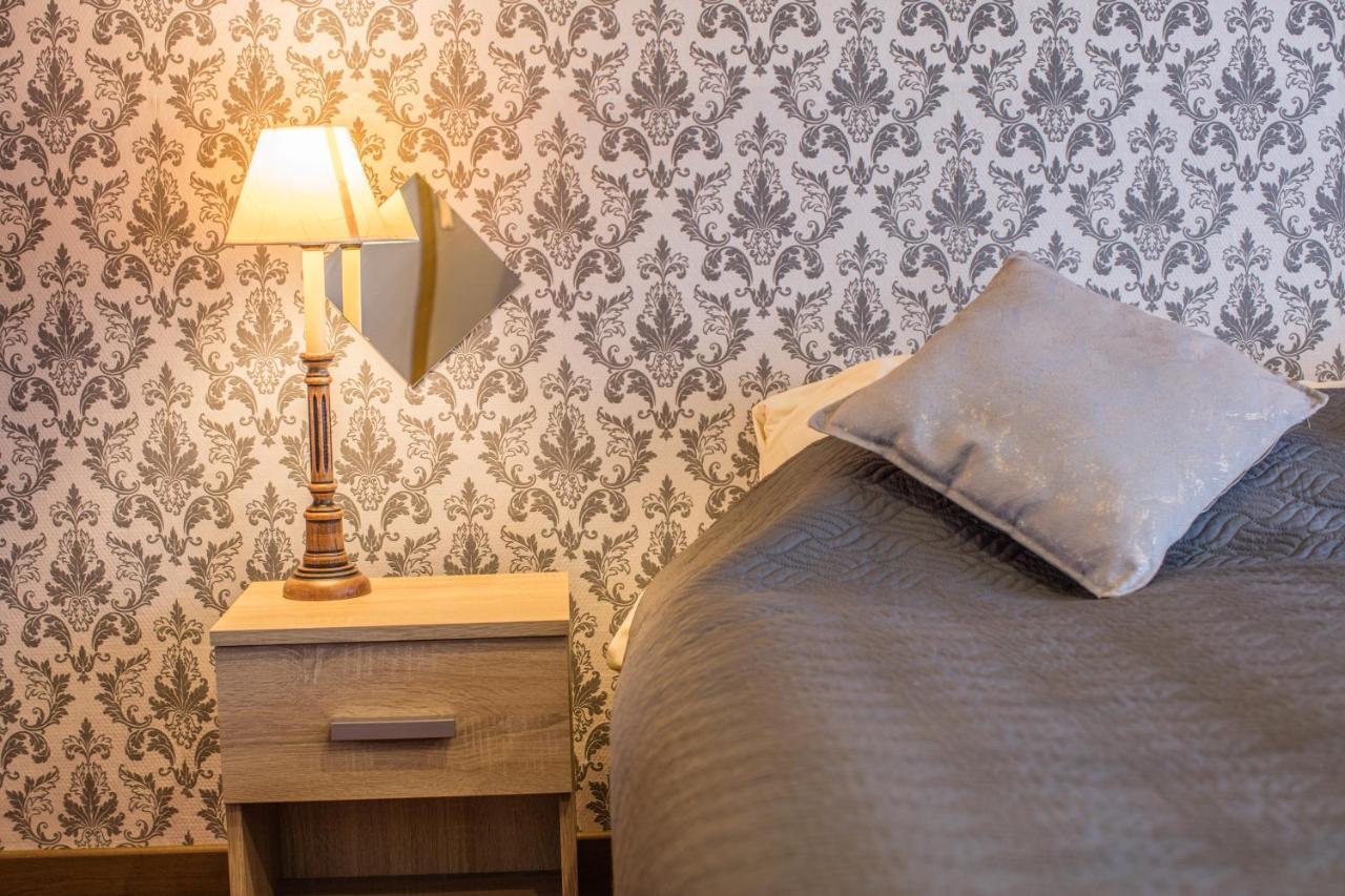 Hotel Le Provencal สเลาส์ ภายนอก รูปภาพ