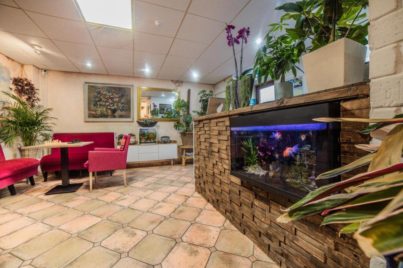 Hotel Le Provencal สเลาส์ ภายนอก รูปภาพ