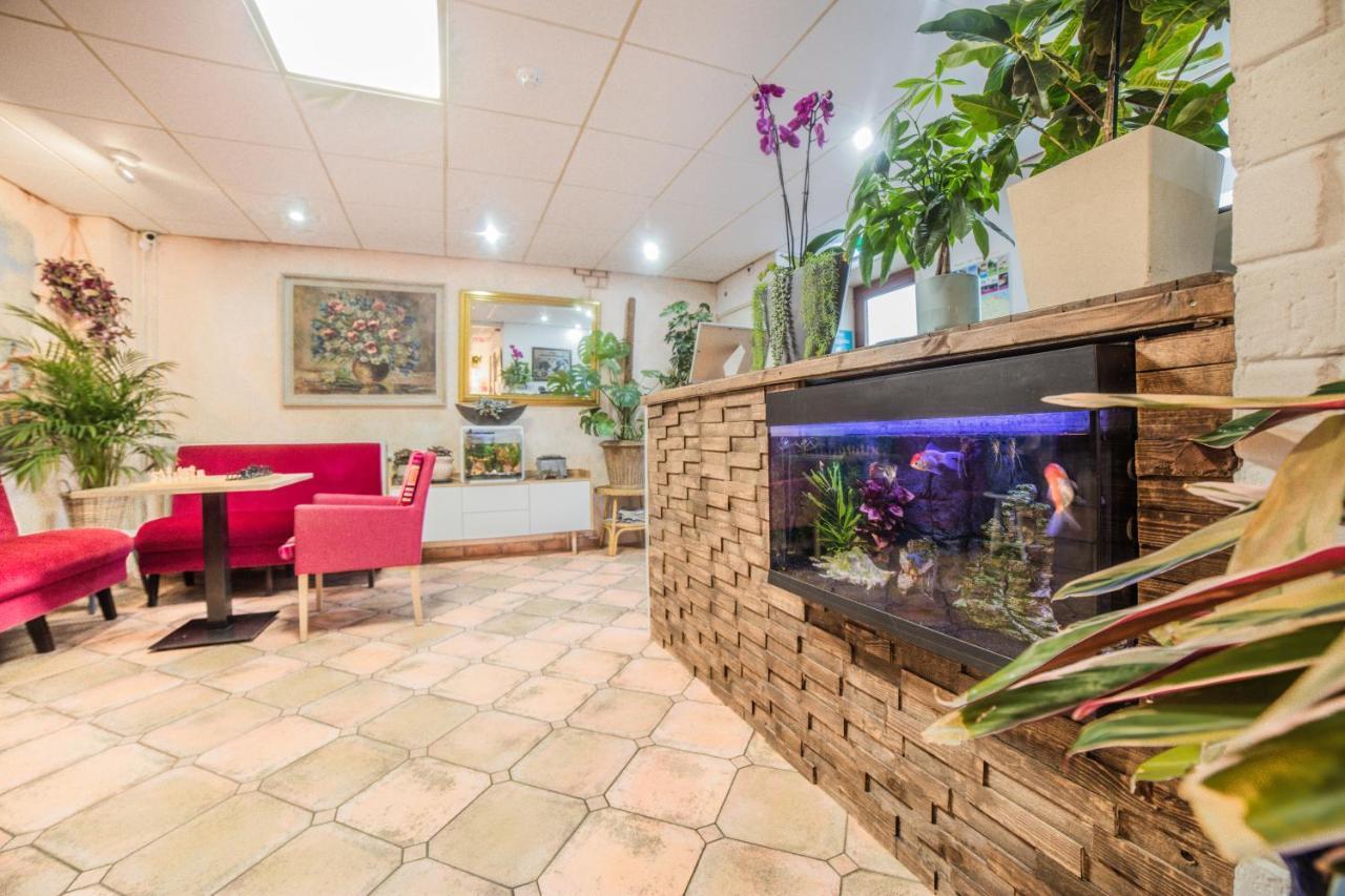 Hotel Le Provencal สเลาส์ ภายนอก รูปภาพ