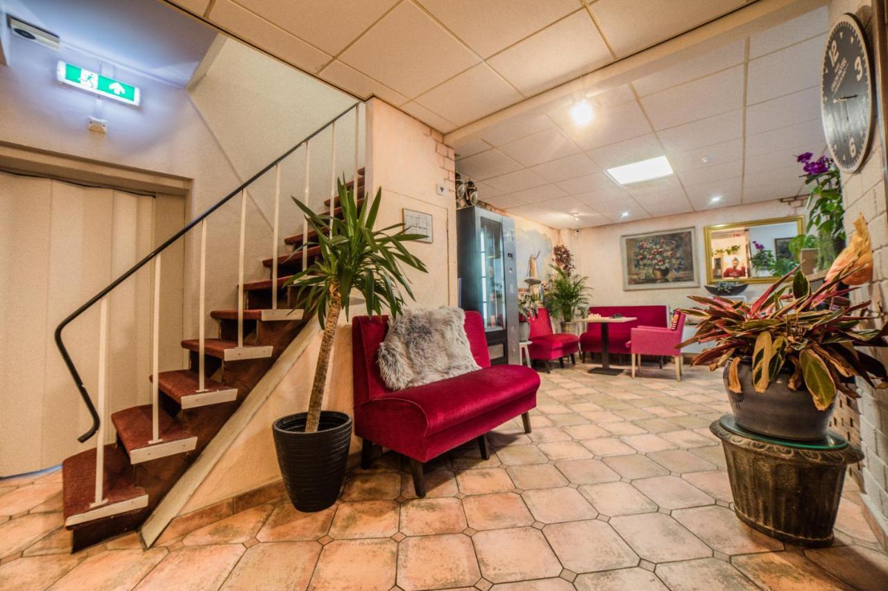 Hotel Le Provencal สเลาส์ ภายนอก รูปภาพ
