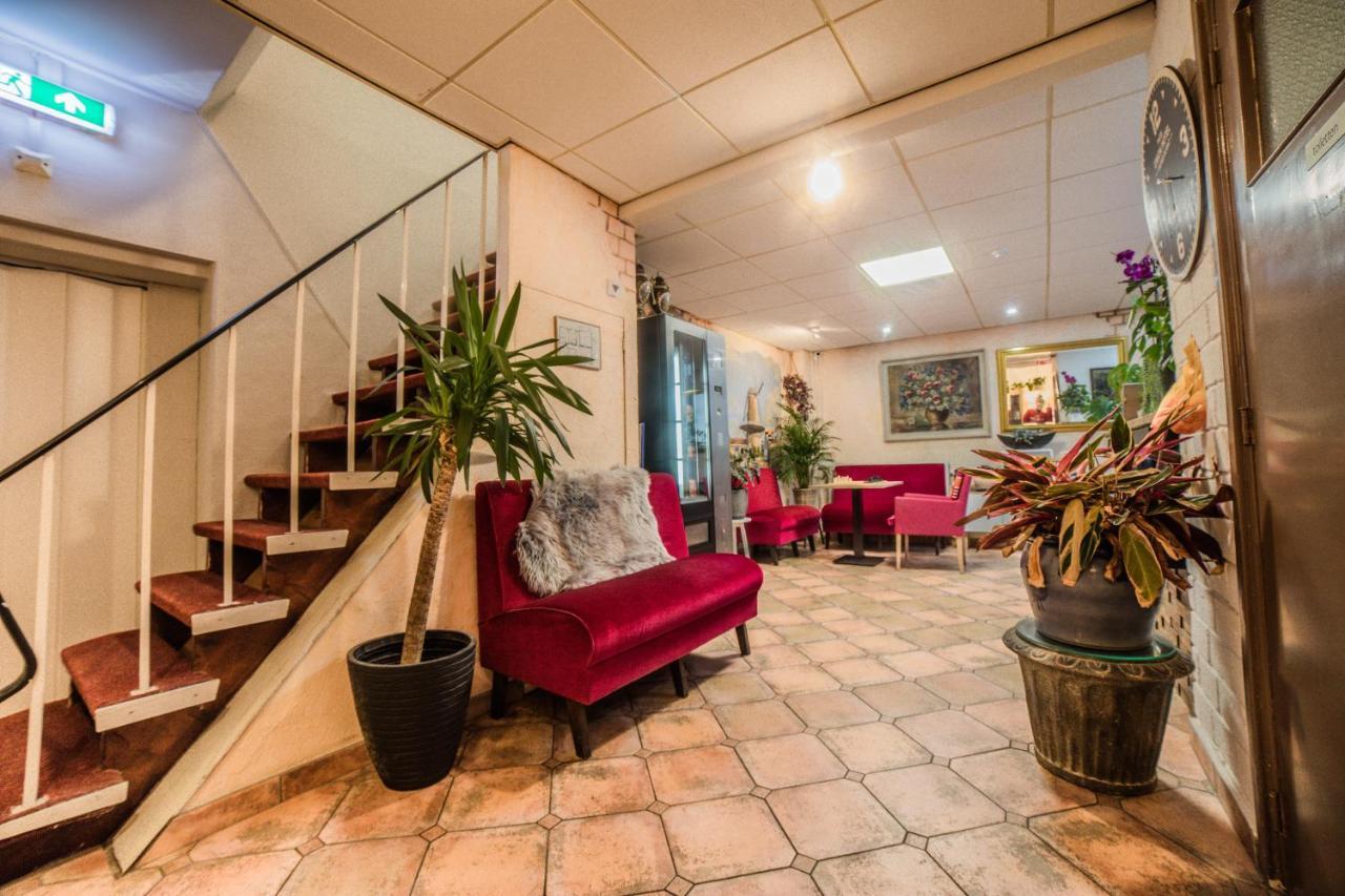 Hotel Le Provencal สเลาส์ ภายนอก รูปภาพ