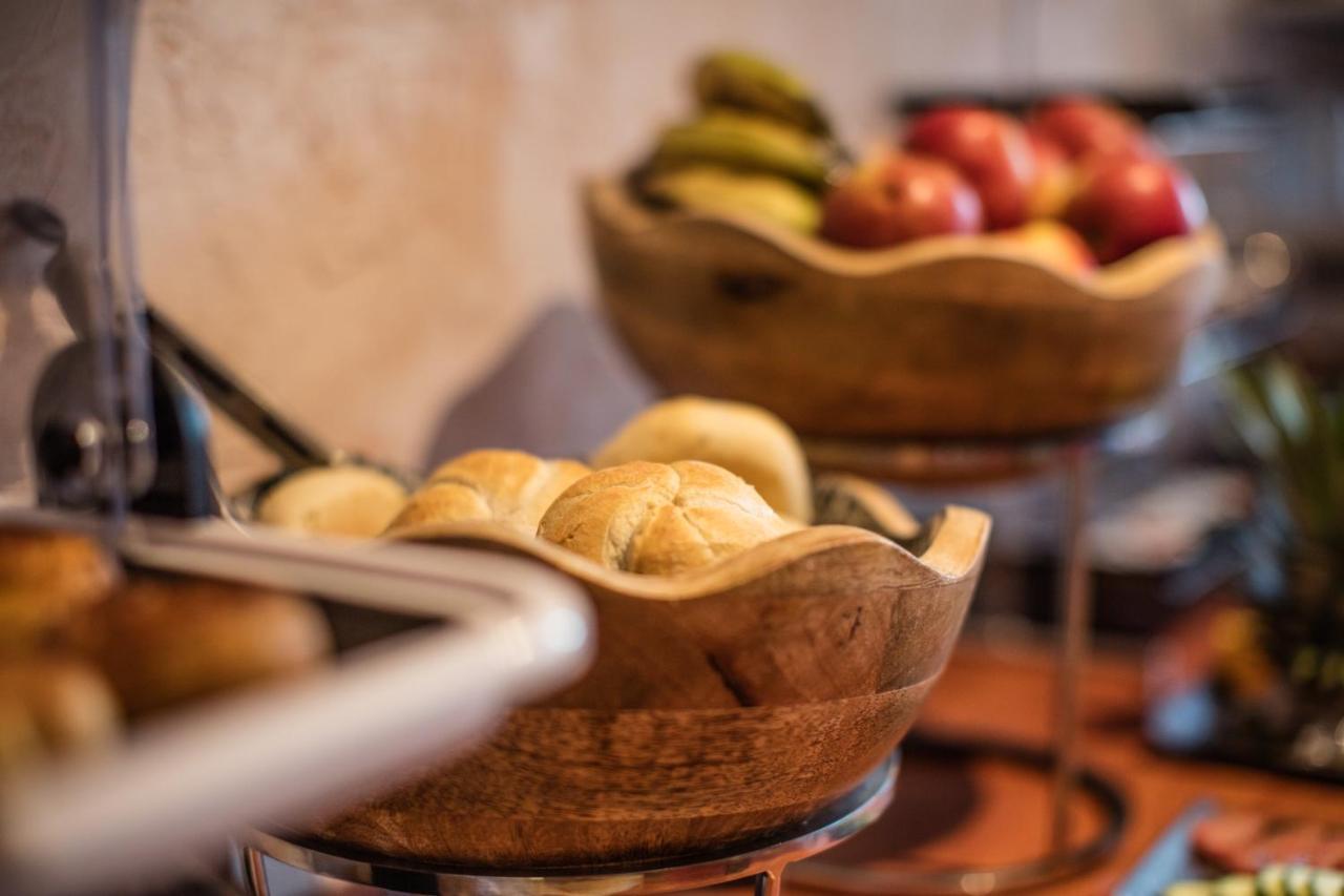 Hotel Le Provencal สเลาส์ ภายนอก รูปภาพ