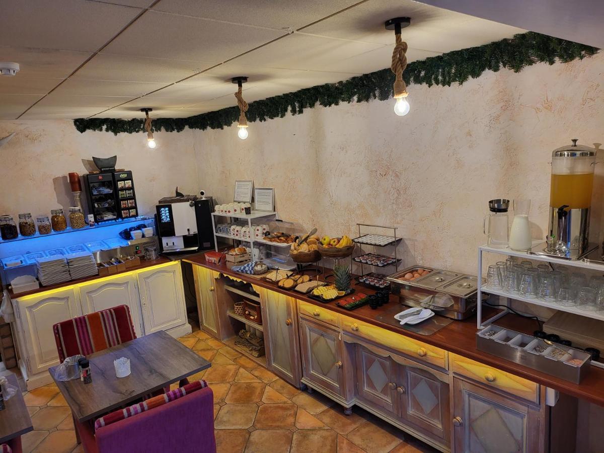 Hotel Le Provencal สเลาส์ ภายนอก รูปภาพ
